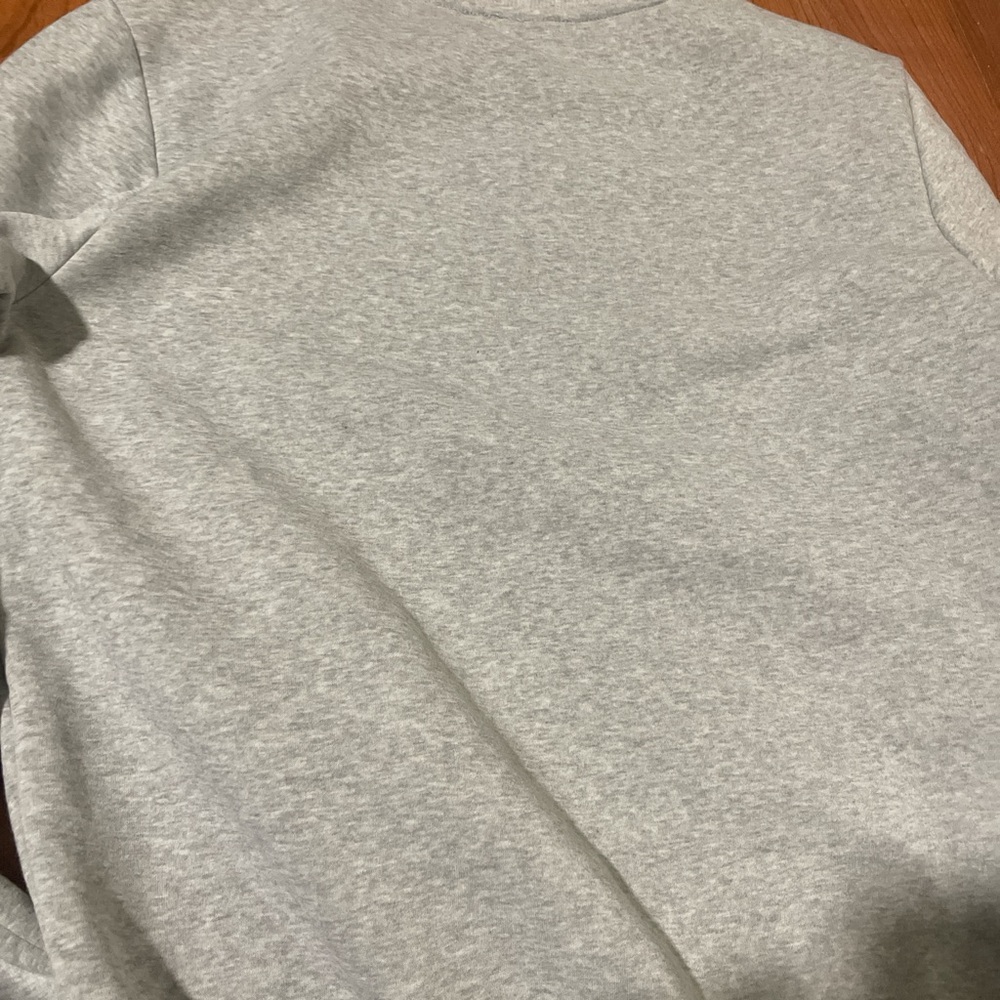 grey crewneck